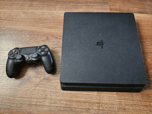 Zdjęcie oferty: Sony PlayStation 4 slim 1TB + gry