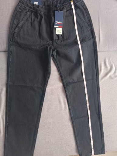Zdjęcie oferty: spodnie Tommy Jeans M /regular czarne
