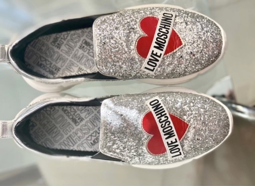 Zdjęcie oferty: Sneakersy Love Moschino