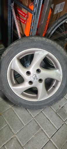 Zdjęcie oferty: Alu. Felgi w bdb stanie z oponami i pełnow. dojazd