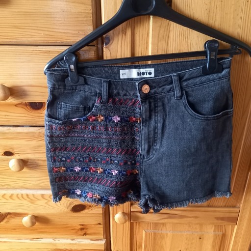 Zdjęcie oferty: szorty jeans z haftami czarne w28