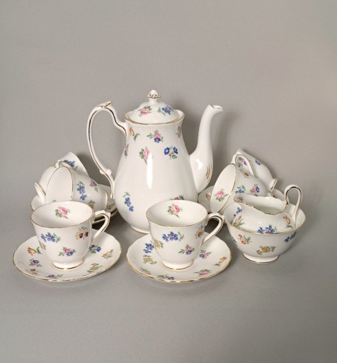 Zdjęcie oferty: Serwis do kawy i herbaty z porcelany z 1930 roku