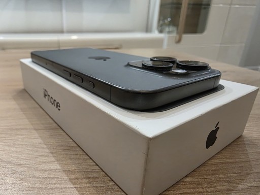 Zdjęcie oferty: Iphone 15 Pro 256 Black titanium jak nowy