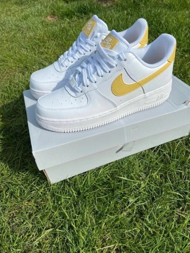 Zdjęcie oferty:  Buty nike air force białe autentyki - Roz 40