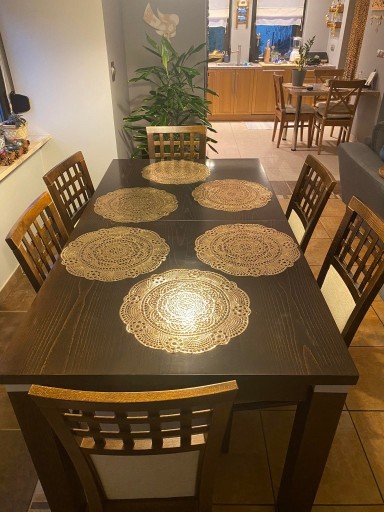 Zdjęcie oferty: Stół drewnopodobny 170x90 rozkładany + 6 krzeseł