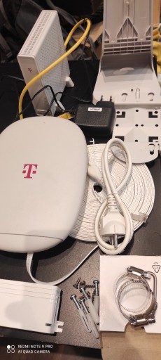 Zdjęcie oferty: Router/ modem 5G (na kartę SIM) zewnętrzny/wewnętrzny, antena