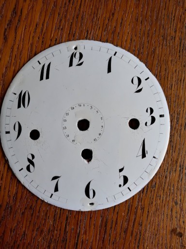 Zdjęcie oferty: Tarcza zegara kominkowego kwadrans z kalendarzem.
