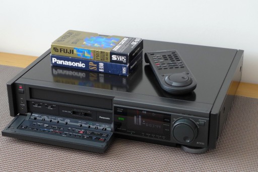 Zdjęcie oferty: Magnetowid S-VHS Panasonic NV-FS100 kolekcjonerski