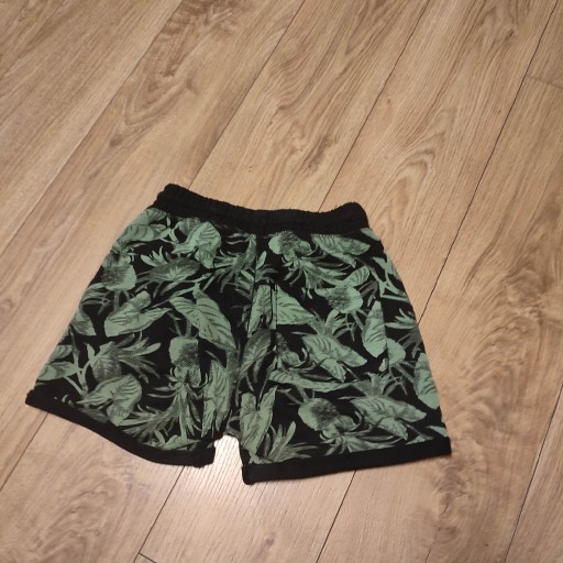 Zdjęcie oferty: krótkie spodenki H&M 134 cm