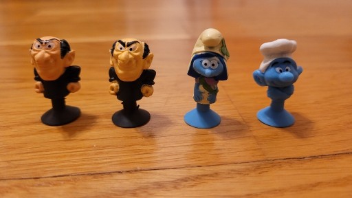 Zdjęcie oferty: FIGURKI - STIKEEZ - SMERFY - LIDL 