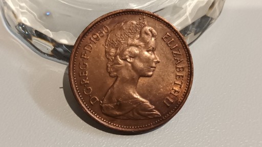 Zdjęcie oferty: 2 New Pence 1980r. Elizabeth II Brąz.Stan