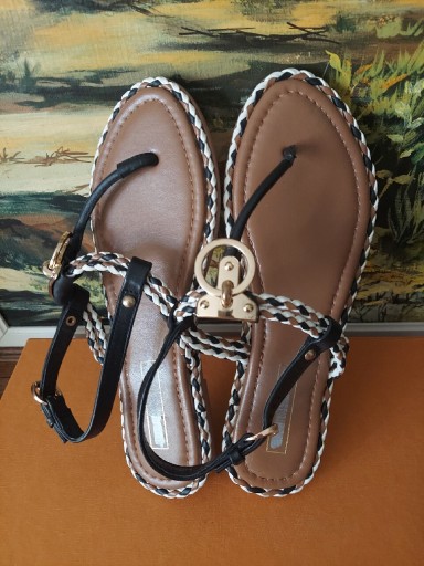 Zdjęcie oferty: JAPONKI SANDALKI RIVER ISLAND 6 24,5