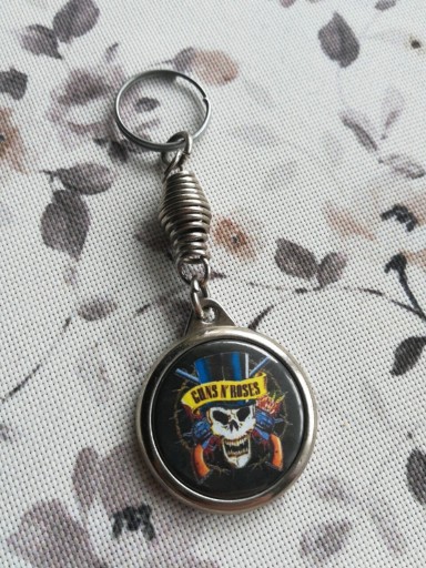 Zdjęcie oferty: Brelok do kluczy breloczek Guns N' Roses muzyka