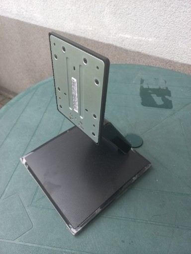 Zdjęcie oferty: Solidna, stabilna podstawa monitora IIYAMA VESA 100X100  