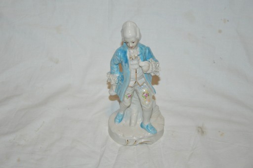 Zdjęcie oferty: FIGURKA PORCELANA -FAJNA 22 CM