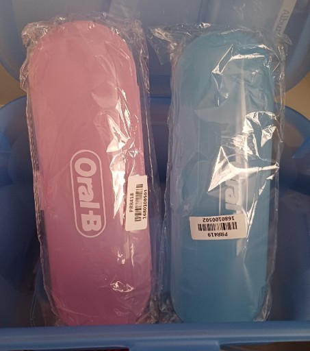 Zdjęcie oferty: Oral b etui na szczoteczki x2 nowe