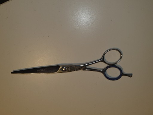 Zdjęcie oferty: Profesjonalne nożyczki fryzjerskie FRIDOUR