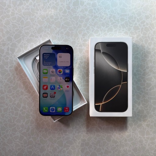 Zdjęcie oferty: iPhone 16 pro - 512GB - Natural Titanium - bateria 100% - używany