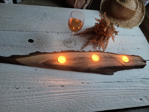 Zdjęcie oferty: Świecznik z orzecha włoskiego handmade