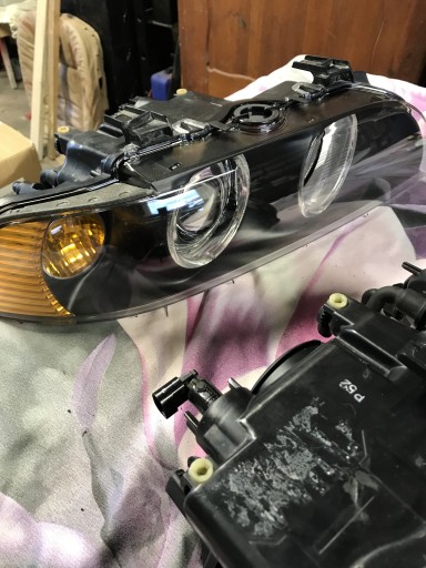 Zdjęcie oferty: Bmw e39 lampy przednie bi led nowe