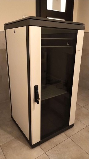 Zdjęcie oferty: Szafa stelażowa RACK stojąca 19” 600x600m 22-24U