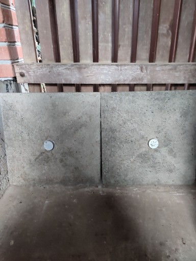 Zdjęcie oferty: Czapki betonowe na słupki murowane 4 sztuki 50x50