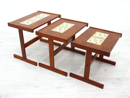 Zdjęcie oferty: Komplet trzech teakowych stolików, Dania lata 70. 