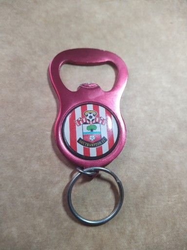 Zdjęcie oferty: Southampton F.C brelok do kluczy otwieracz butelek