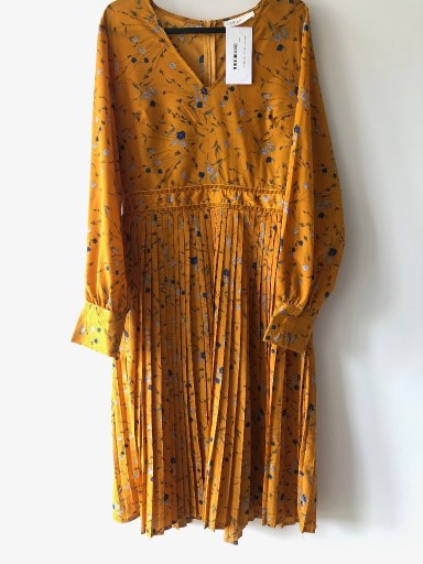 Zdjęcie oferty: Nowa plisowana midi sukienka odcięta w talii z dek
