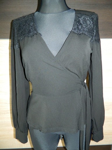 Zdjęcie oferty: czarna elegancka bluzka roz 36