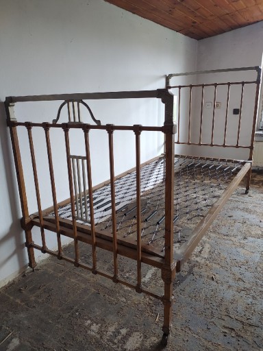 Zdjęcie oferty: Przedwojenne metalowe łóżko