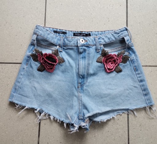 Zdjęcie oferty: Bershka szorty r. 36 (cel charytatywny)