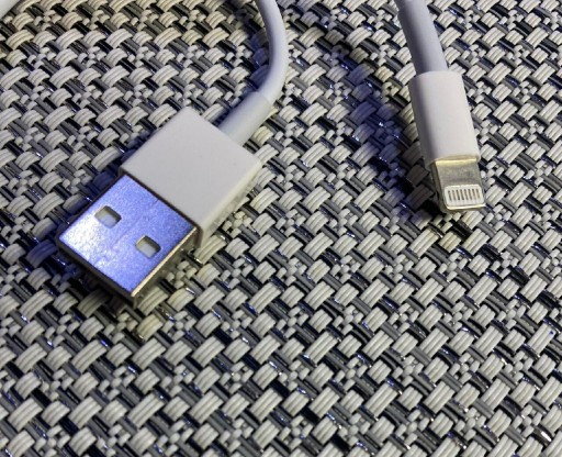 Zdjęcie oferty: Kabel od ładowarki do iphone USB 