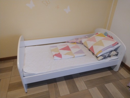 Zdjęcie oferty: Łóżko dla dziewczynki 160/80 z szufladą