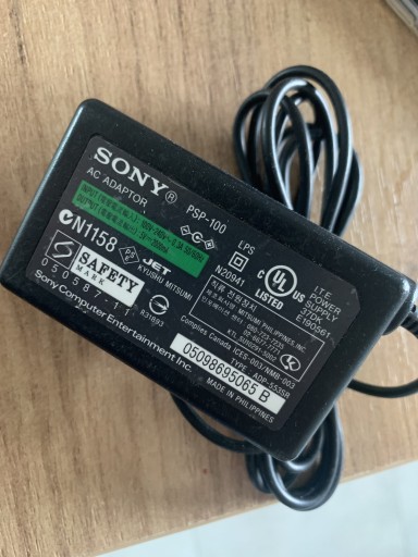 Zdjęcie oferty: Zasilacz Sony PSP 100