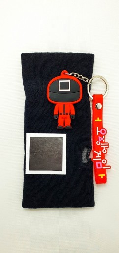 Zdjęcie oferty: Squid game czarne rękawiczki i czerwony brelok