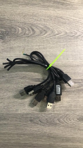 Zdjęcie oferty: Krotkie kable z wtyczka USB 7 sztuk