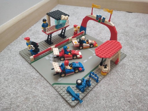 Zdjęcie oferty: Lego 6381 Tor Wyścigowy i 6503 wyścigówka nr 1 