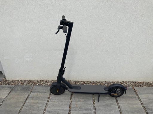 Zdjęcie oferty: Hulajnoga Xiaomi Mi Electric Scooter Essential