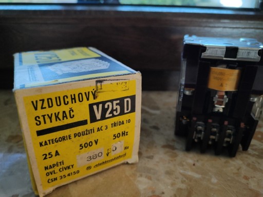 Zdjęcie oferty: Stycznik v 25D V 25 D 380V