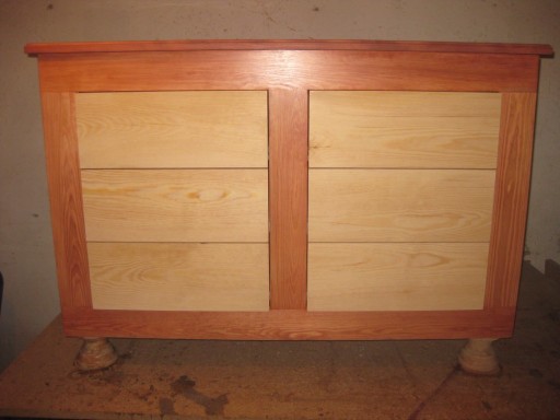 Zdjęcie oferty: Komoda z drewna litego z dużymi szufladami