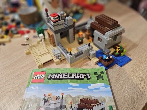 Zdjęcie oferty: LEGO Minecraft 21121 Pustynny posterunek