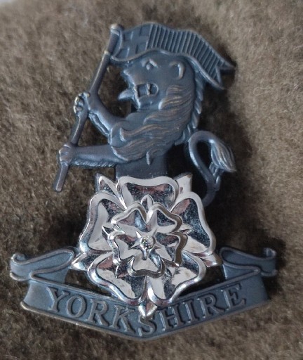 Zdjęcie oferty: Odznaka czapki pułku Yorkshire z beretem