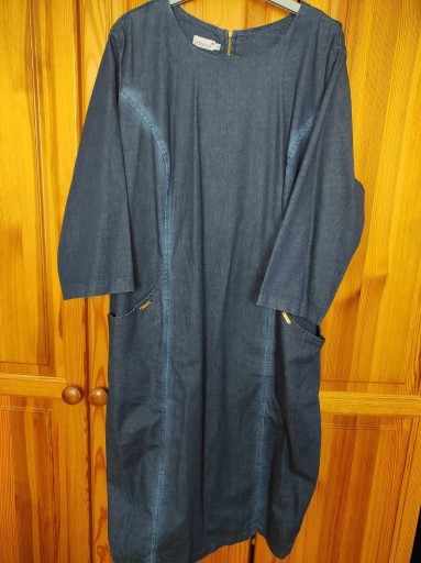 Zdjęcie oferty: Sukienka dzinsowa, midi , codzienna, plus size r. 52