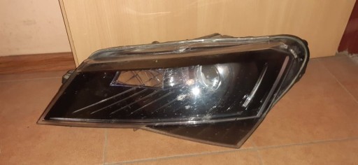 Zdjęcie oferty: Lampa przednia lewa skoda superb 