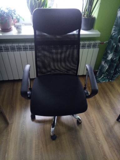 Zdjęcie oferty: Krzesło biurowe regulowane