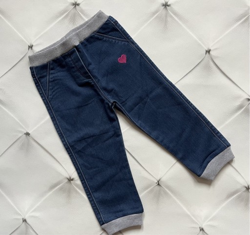 Zdjęcie oferty: Spodnie jeansowe serce DeFacto