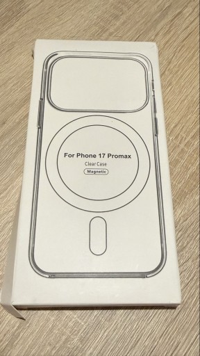 Zdjęcie oferty: Etui Crystal Case IPhone 17 Pro Max