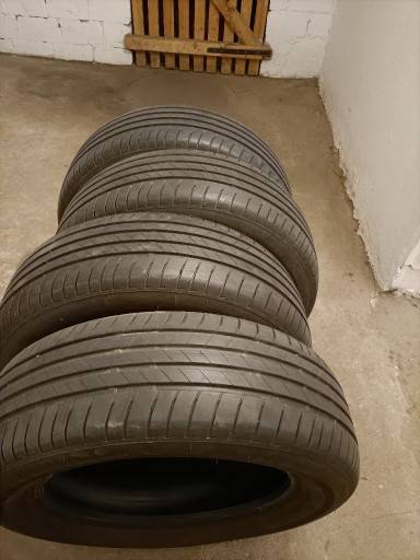 Zdjęcie oferty: Sprzedam prawie nowe opony letnie 215/60 R17 96H