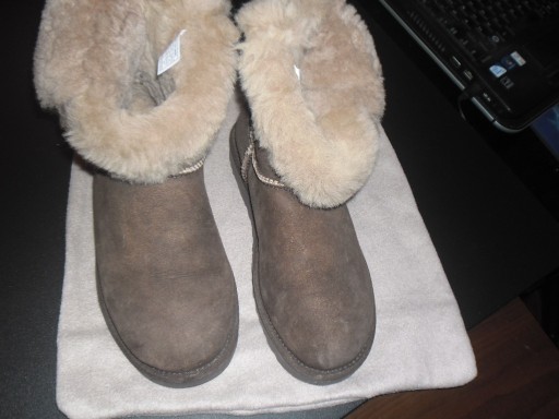 Zdjęcie oferty: Kozaczki botki śniegowce UGG zapinane,  ciepłe